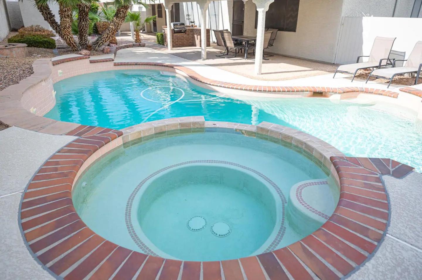 Delightful 4 Bedroom House With Pool! Сasa de vacaciones