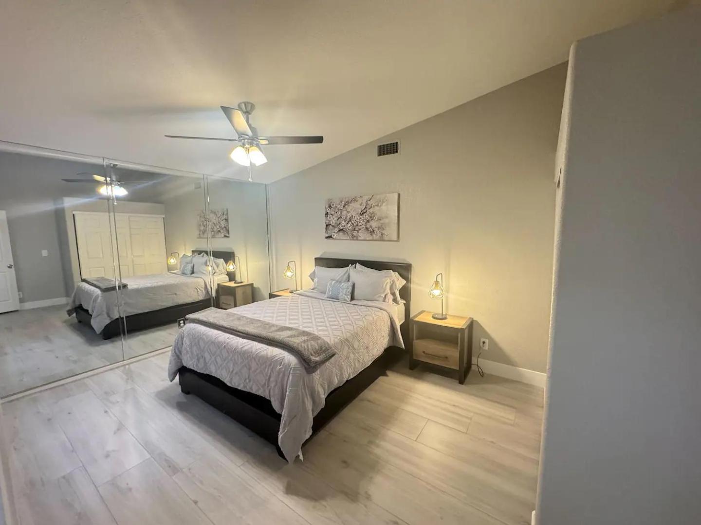 Delightful 4 Bedroom House With Pool! Сasa de vacaciones Las Vegas