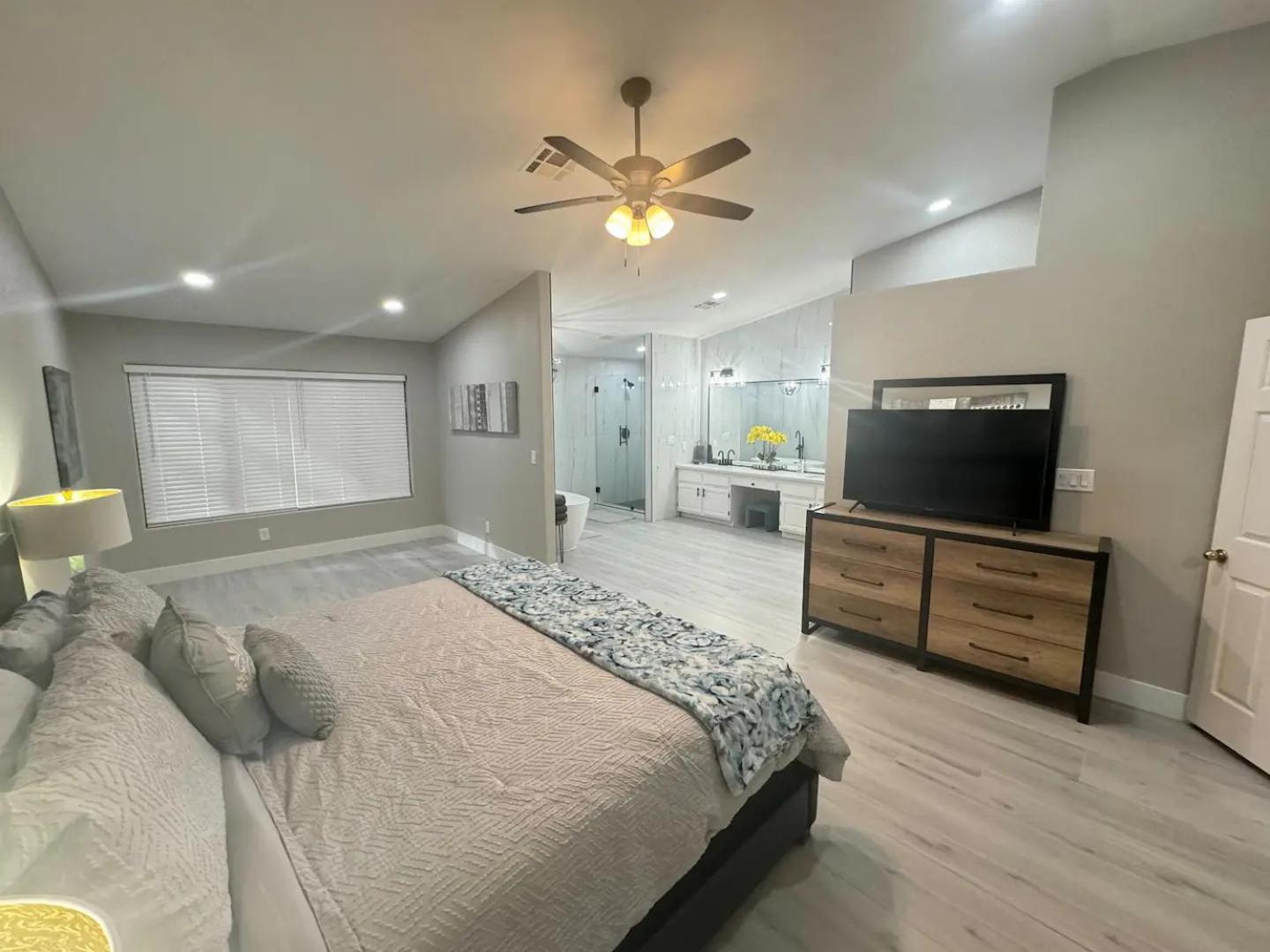 Сasa de vacaciones Delightful 4 Bedroom House With Pool! *